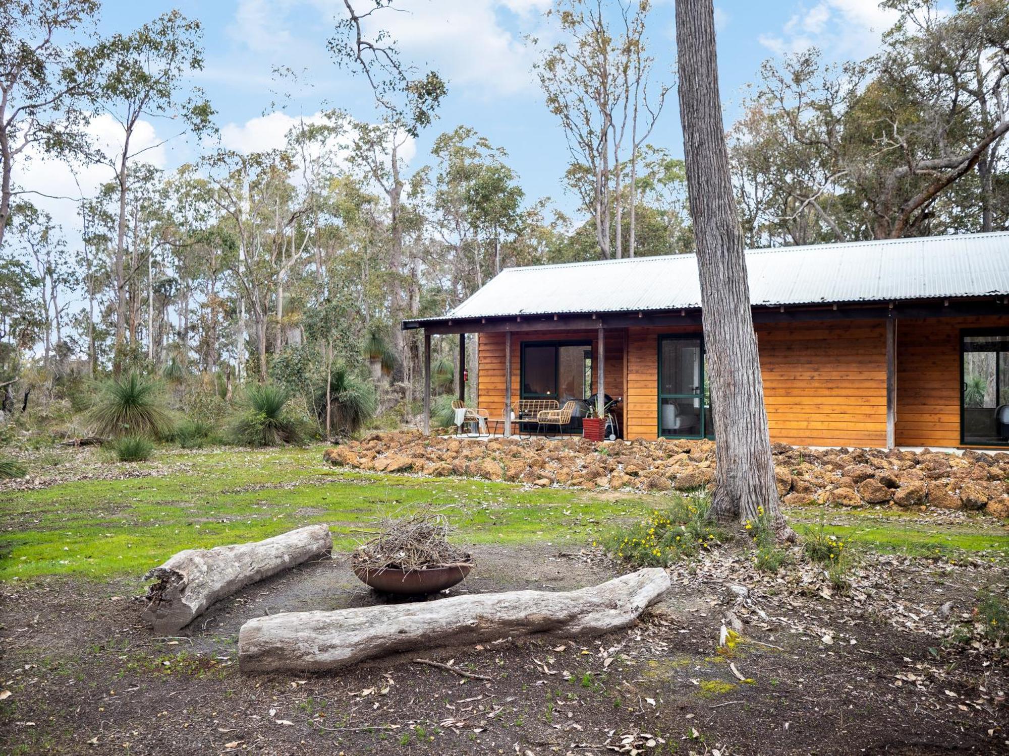 Island Brook Estate Vineyard And Chalets Yelverton Buitenkant foto